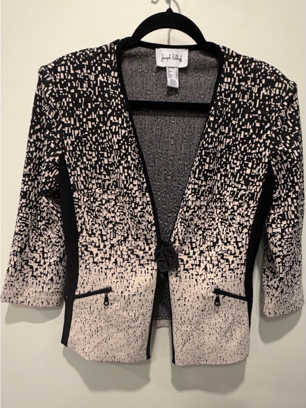 Women’s Joseph Ribkoff Black & Cream. Open Neck – Size 8